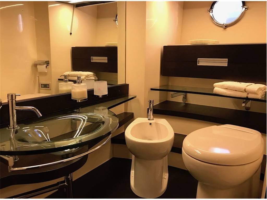 Azimut 68 s