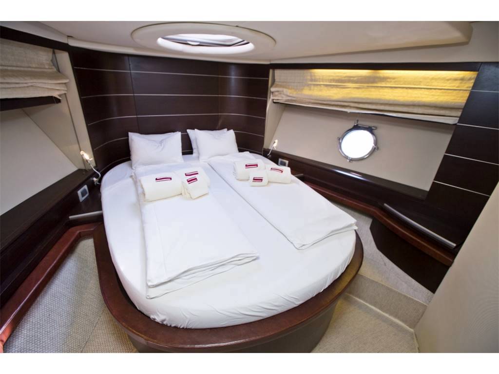 Azimut 68 s