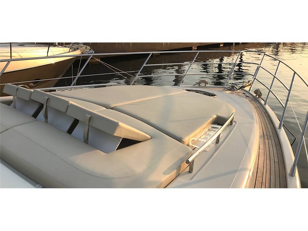 Azimut 68 s