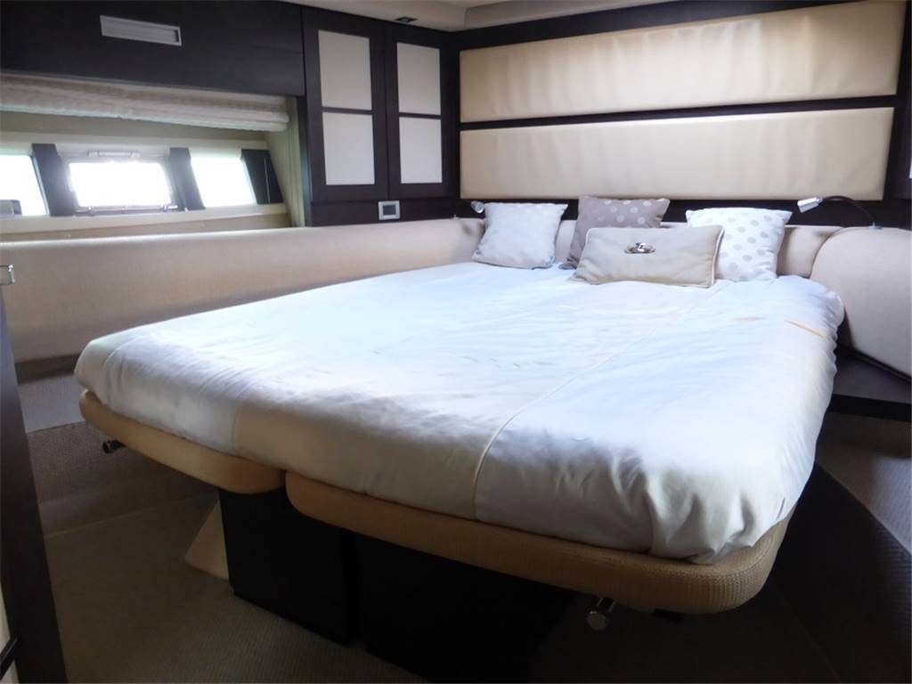 Azimut 62s