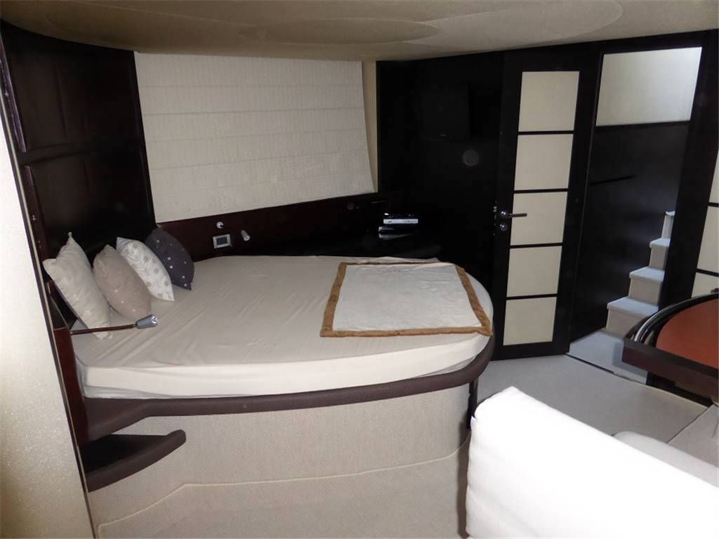 Azimut 62s