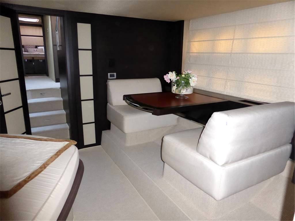 Azimut 62s