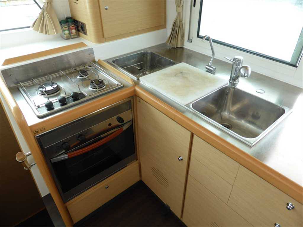 Lagoon 440