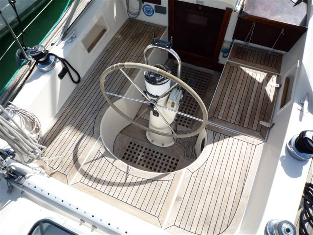 Hallberg rassy 352