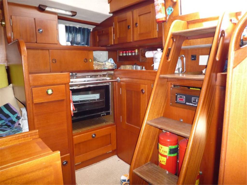 Hallberg rassy 352