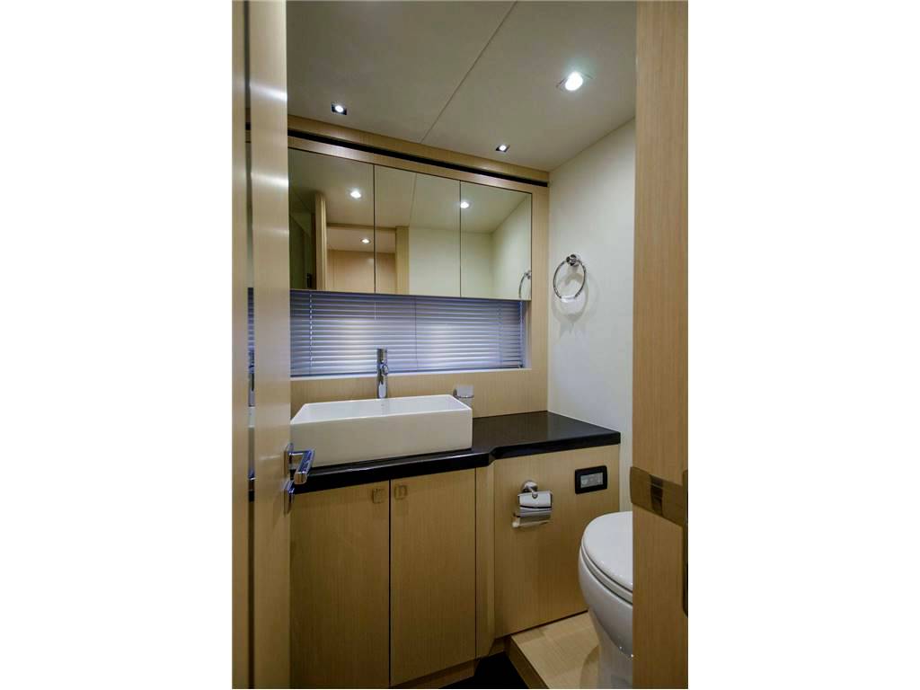 Sunseeker Predator 68