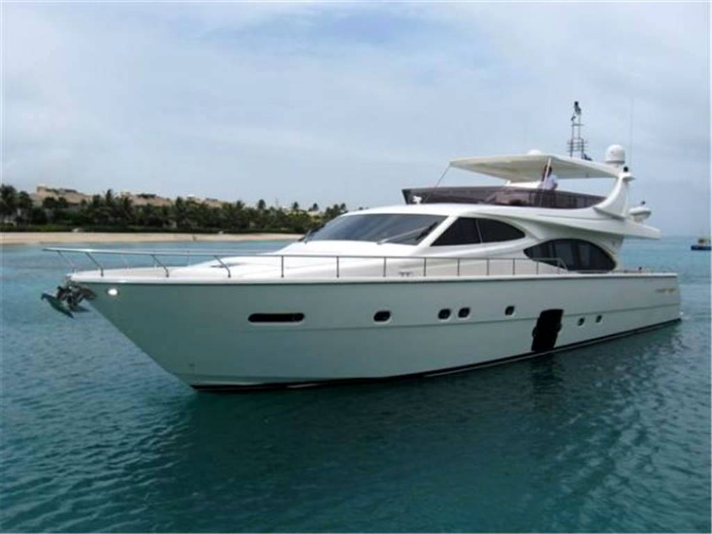 Ferretti 780