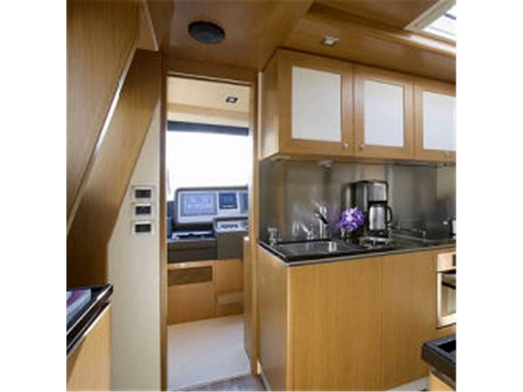 Ferretti 780