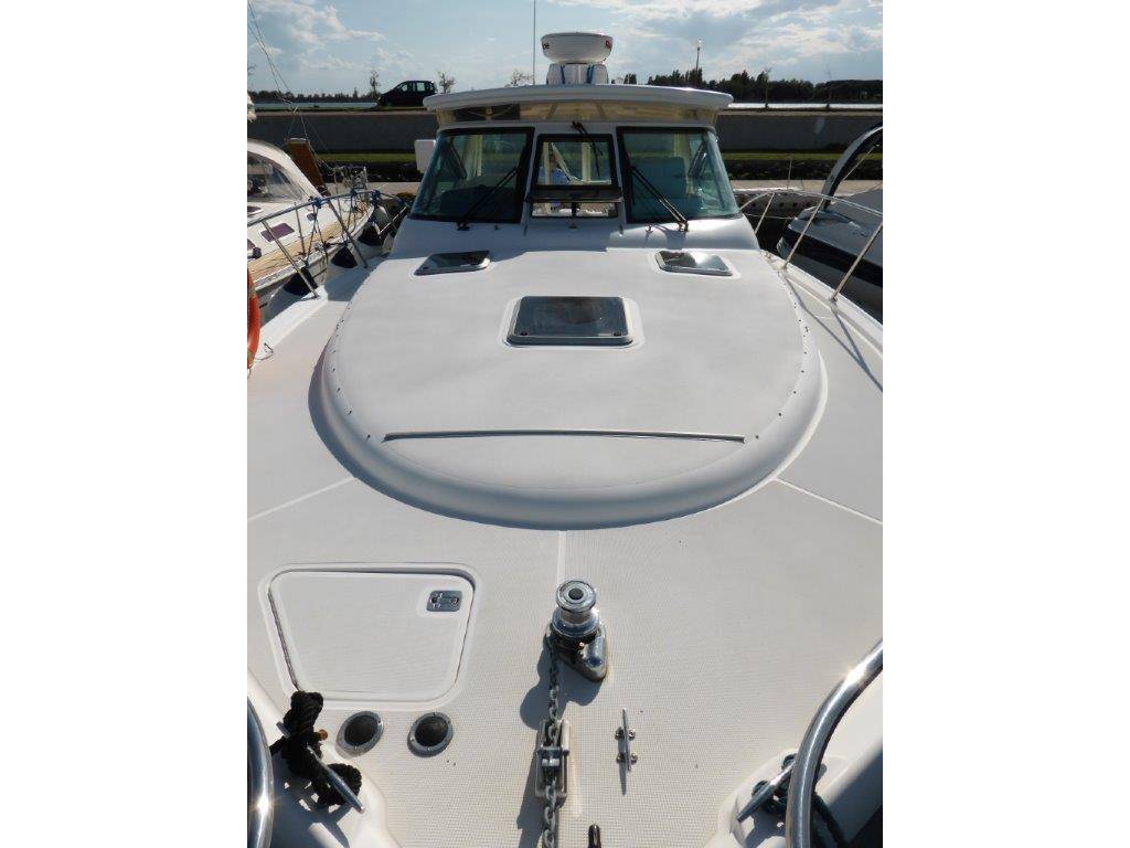 Tiara 3600