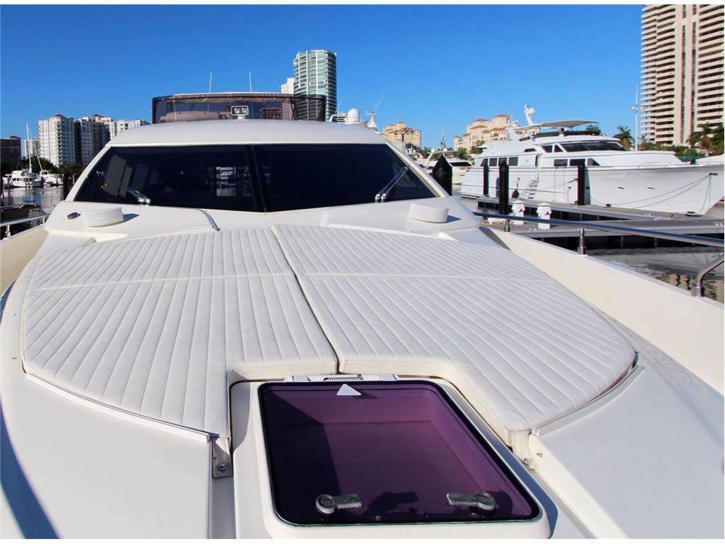Ferretti 690
