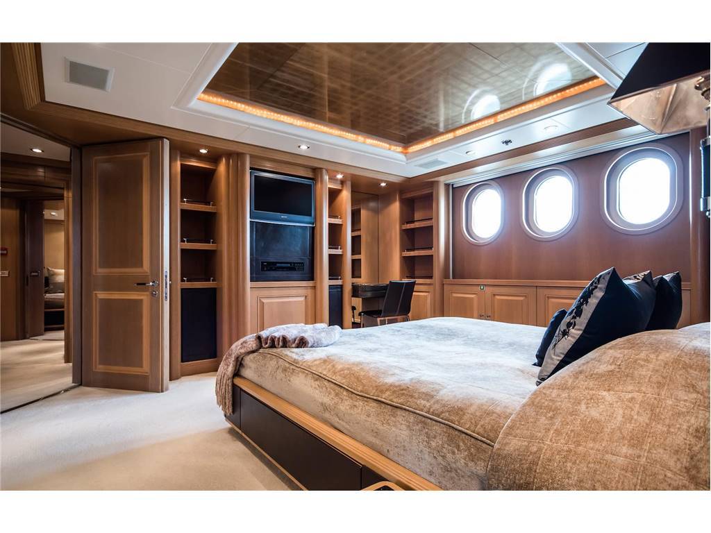 Amels shipyard 50 m