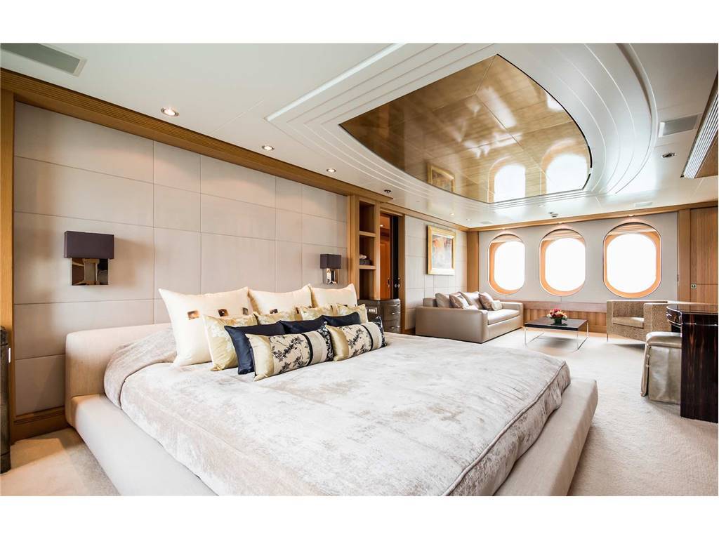 Amels shipyard 50 m