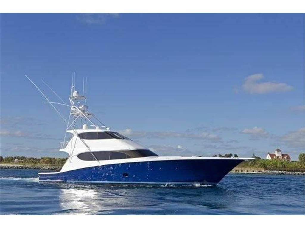 Hatteras 77 convertible