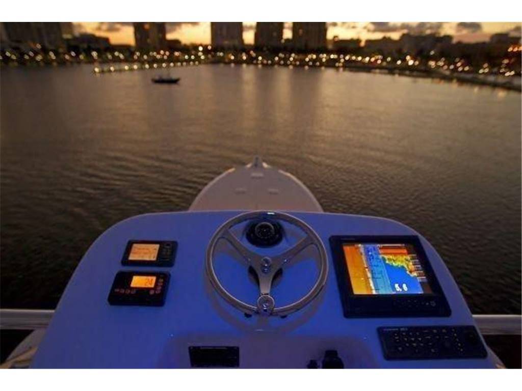 Hatteras 77 convertible