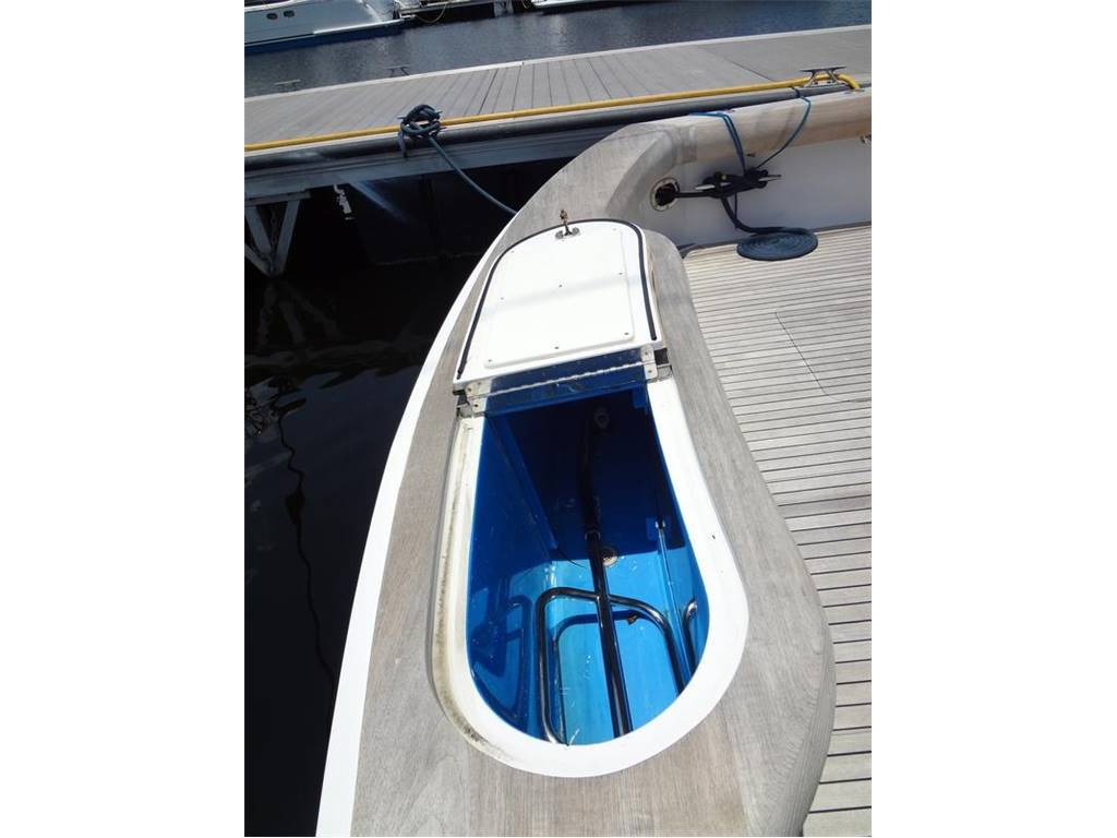 Hatteras 77 convertible