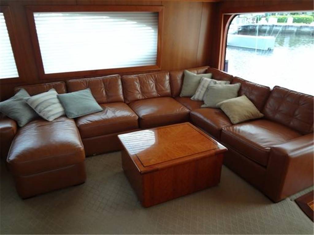 Hatteras 77 convertible