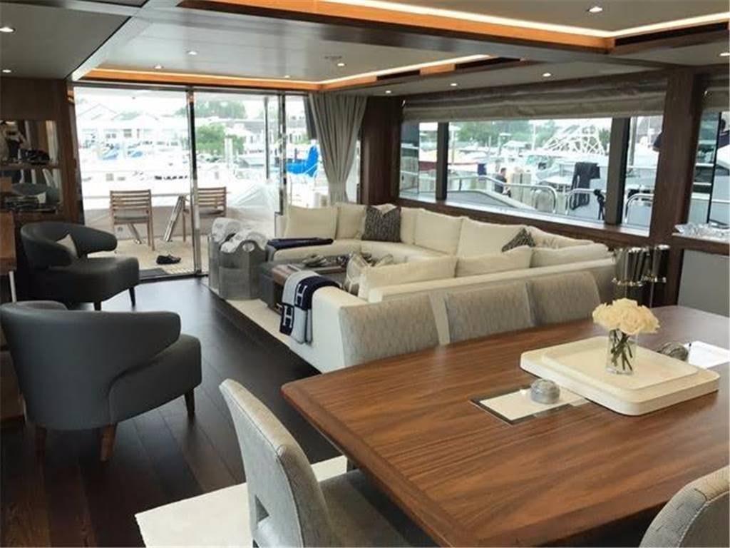 Sunseeker 95 yacht