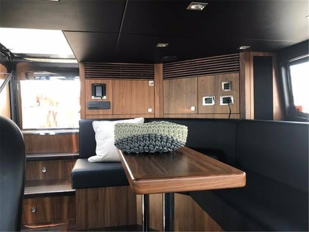 Sunseeker 95 yacht