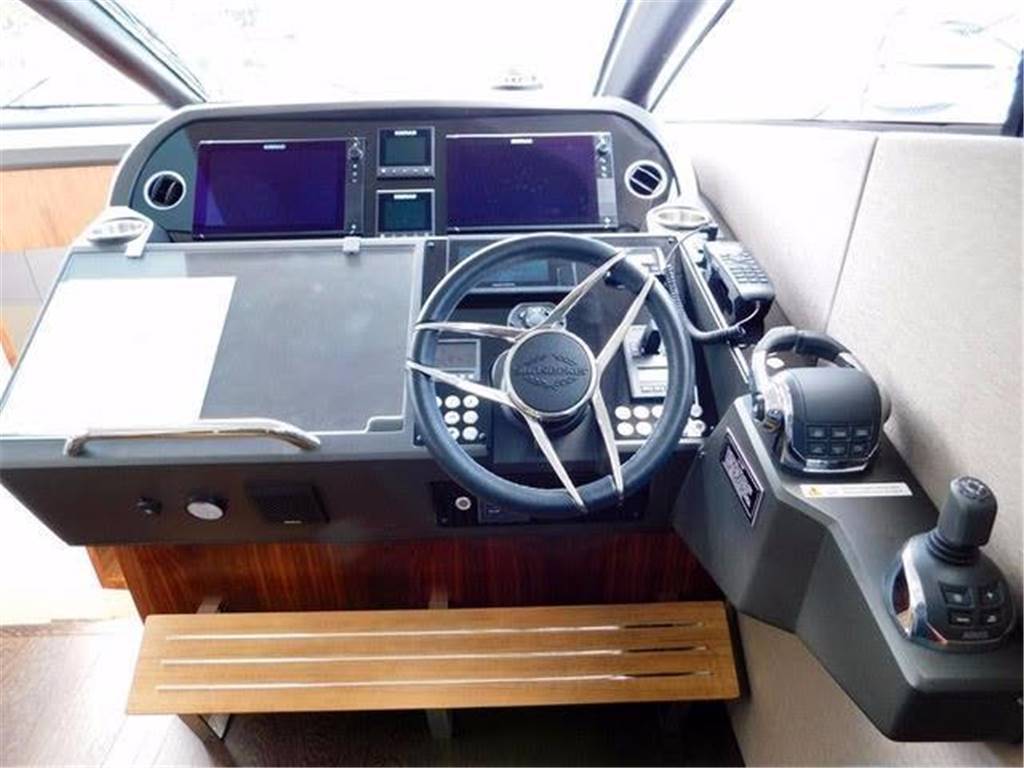 Sunseeker Predator 57