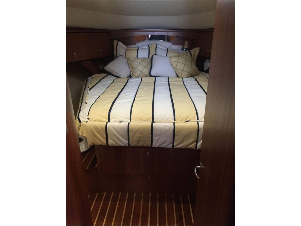 Tiara 4300 sovran