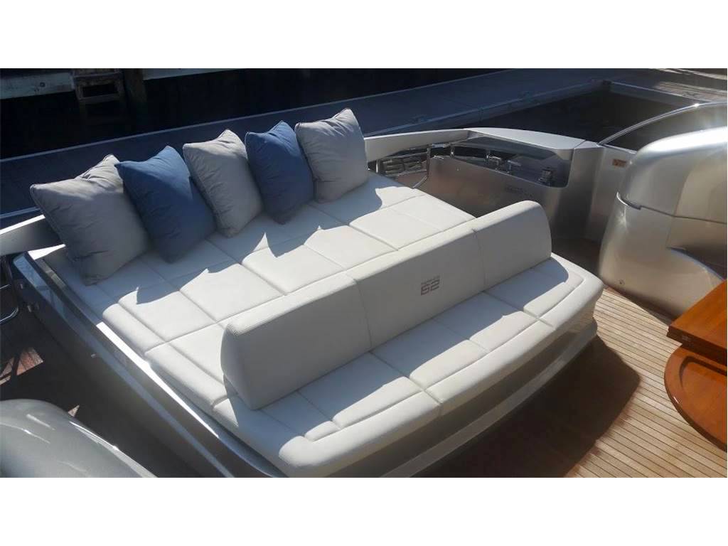 Pershing 62