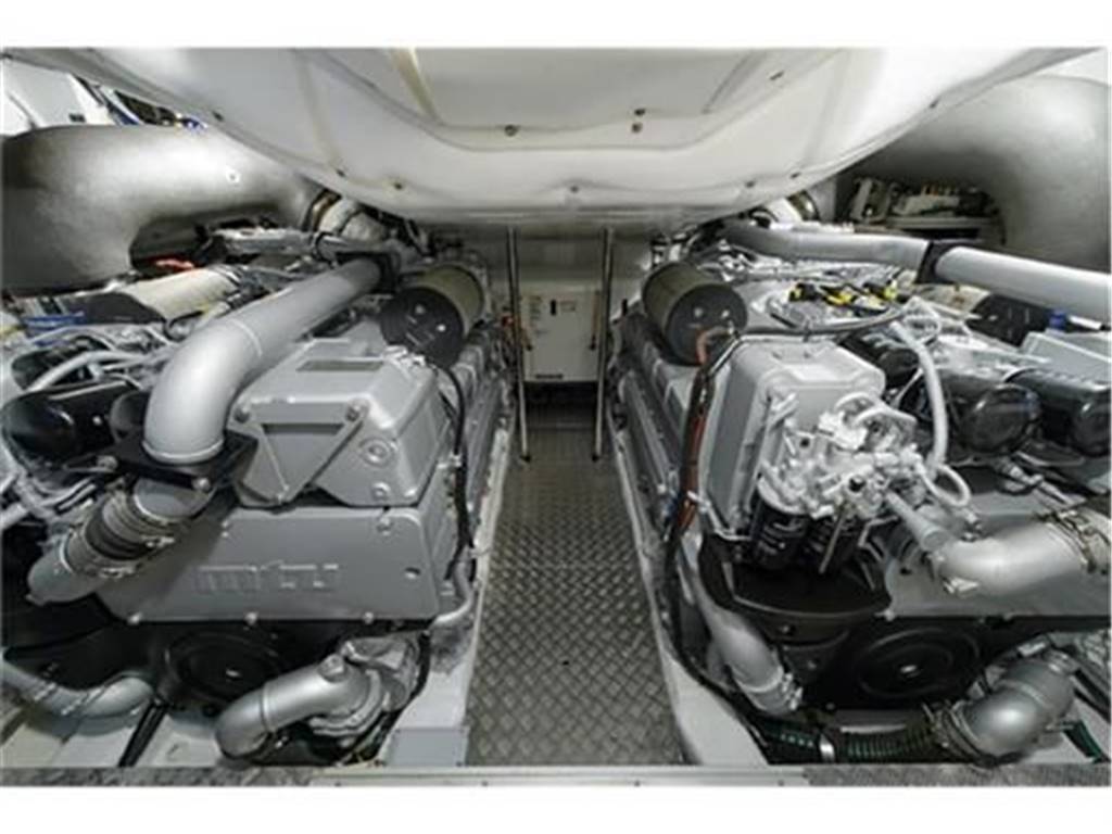 Pershing 62