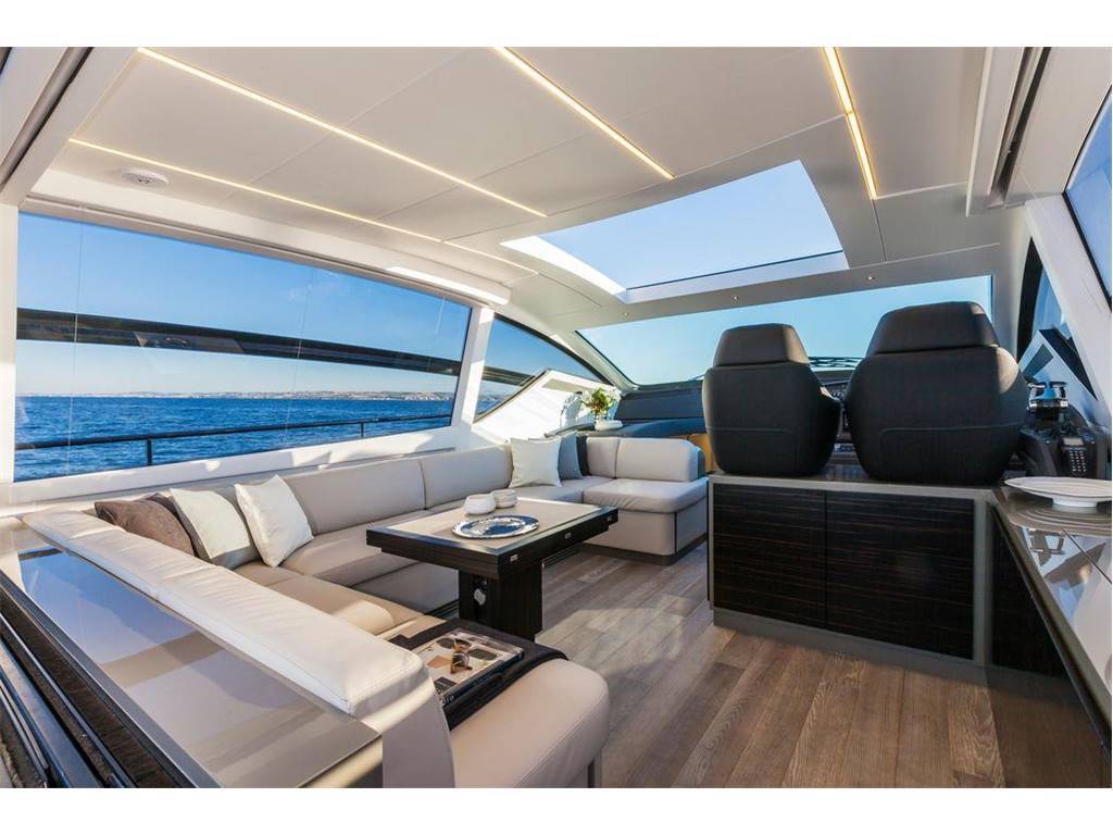 Pershing 62