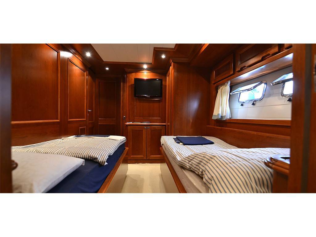 Terranova Explorer 68
