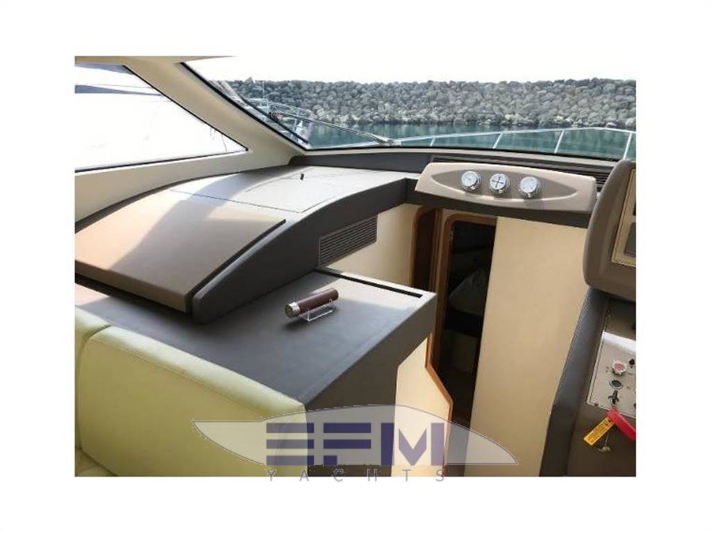 Ferretti 510 fly