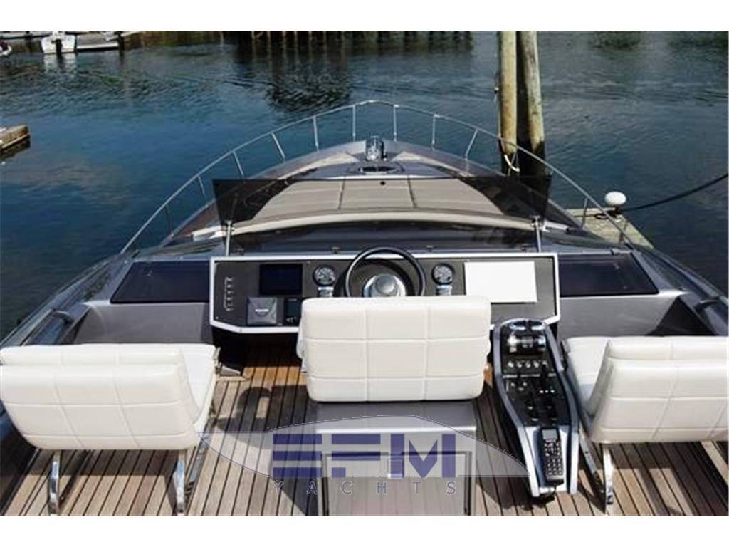 Pershing 74
