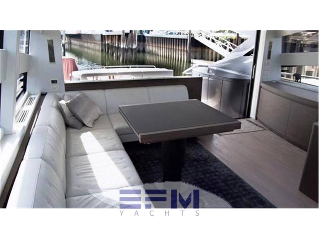 Pershing 74