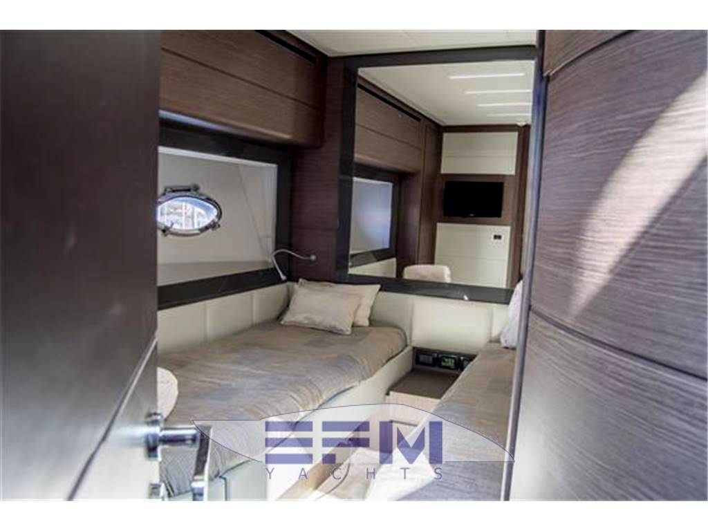 Pershing 74