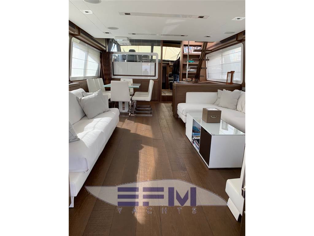 Ferretti 800