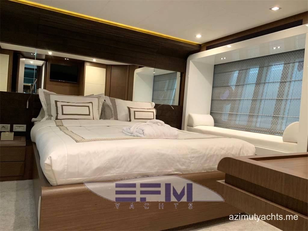 Ferretti 800