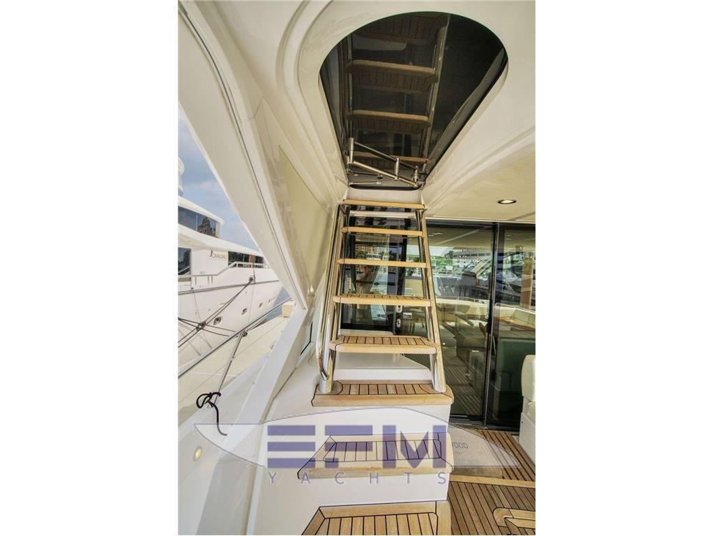 Sunseeker 68 sport yacht