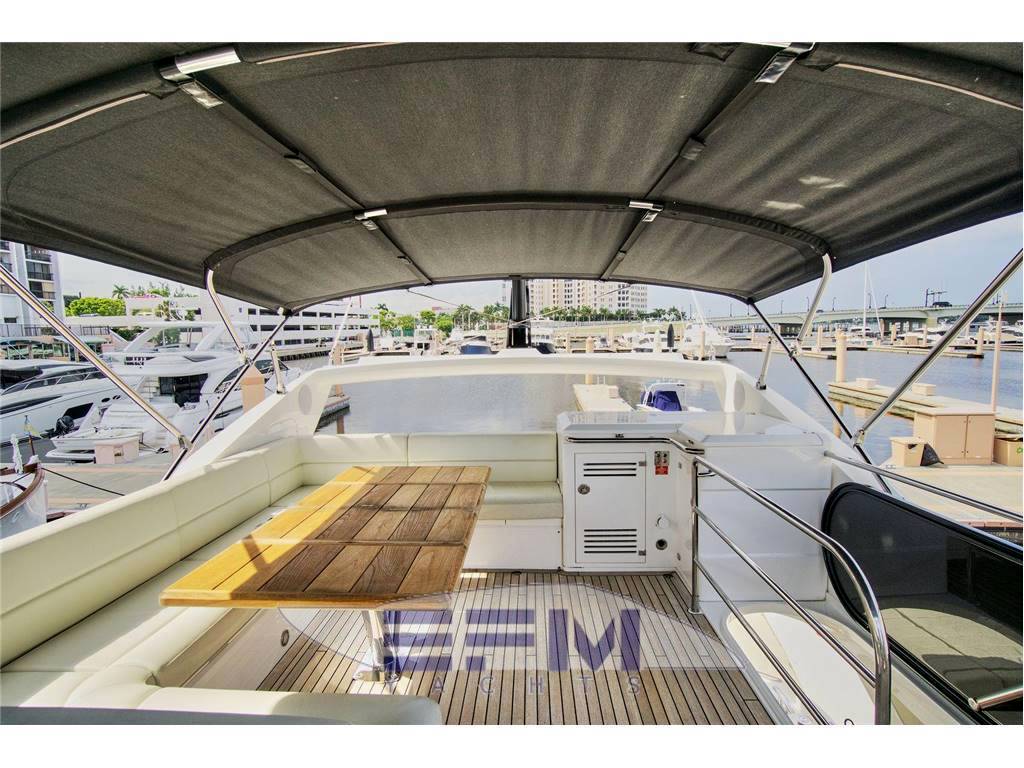 Sunseeker 68 sport yacht