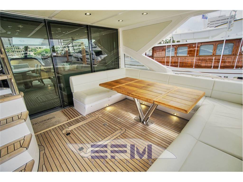 Sunseeker 68 sport yacht