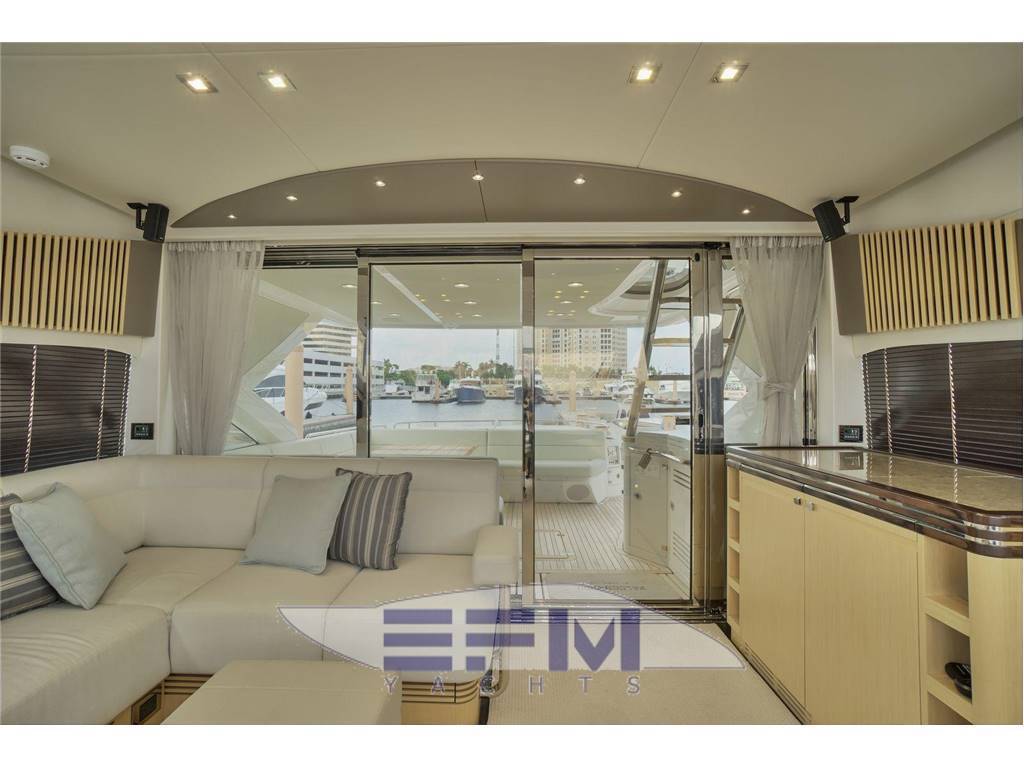 Sunseeker 68 sport yacht