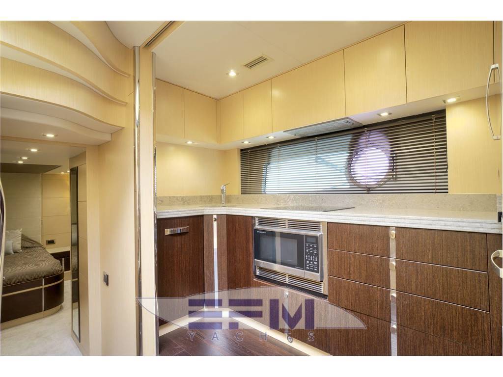 Sunseeker 68 sport yacht