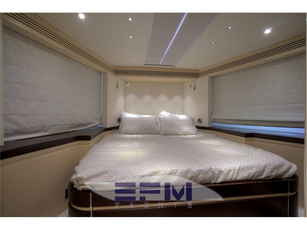 Sunseeker 68 sport yacht