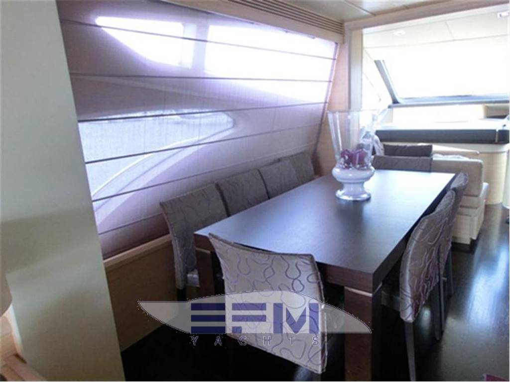 Azimut 78 fly