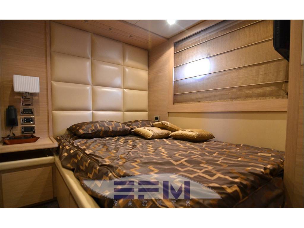 Azimut 78 fly