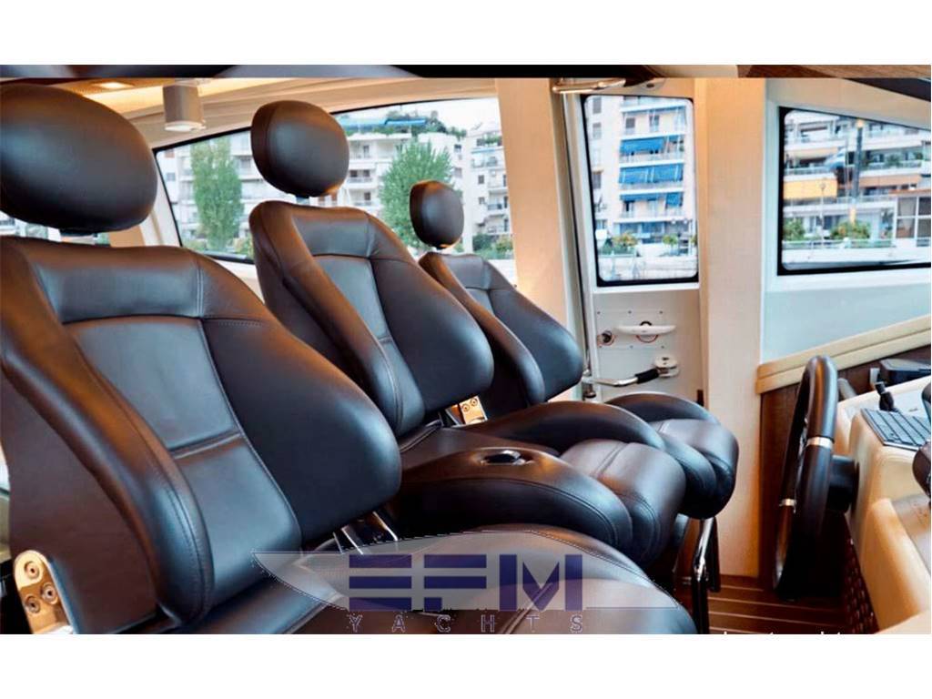 Azimut 86s
