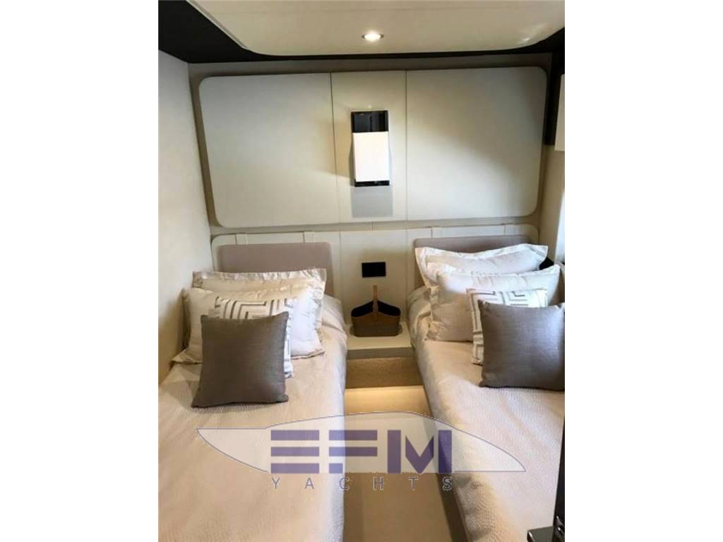 Azimut 77 s