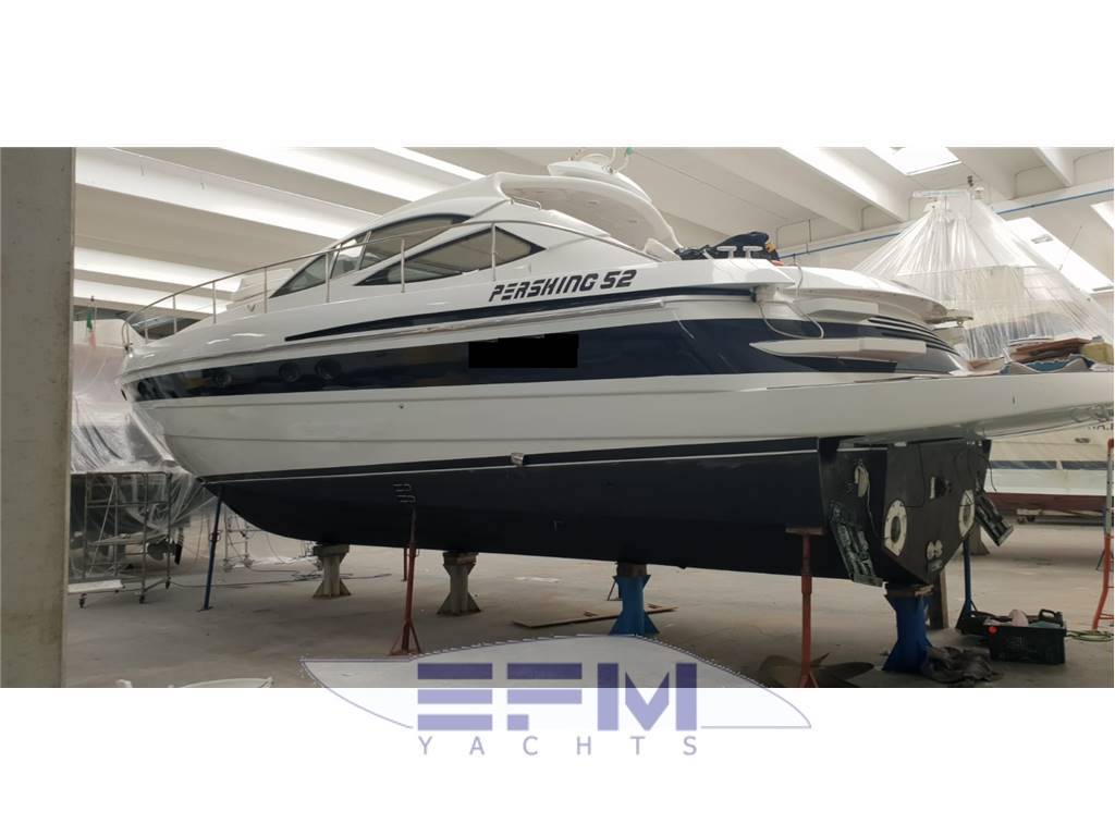 Pershing 52