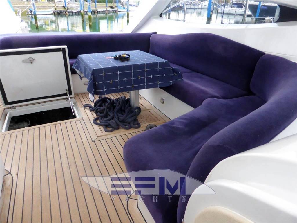 Pershing 52
