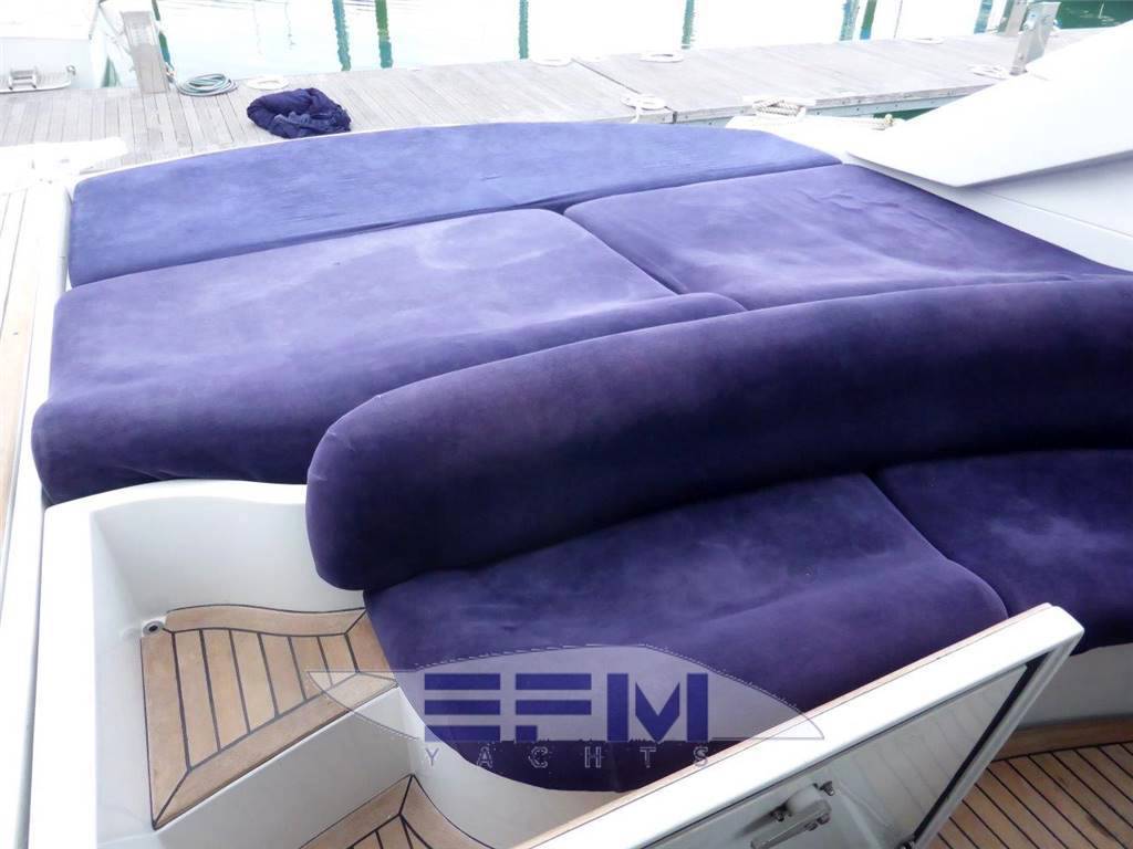 Pershing 52