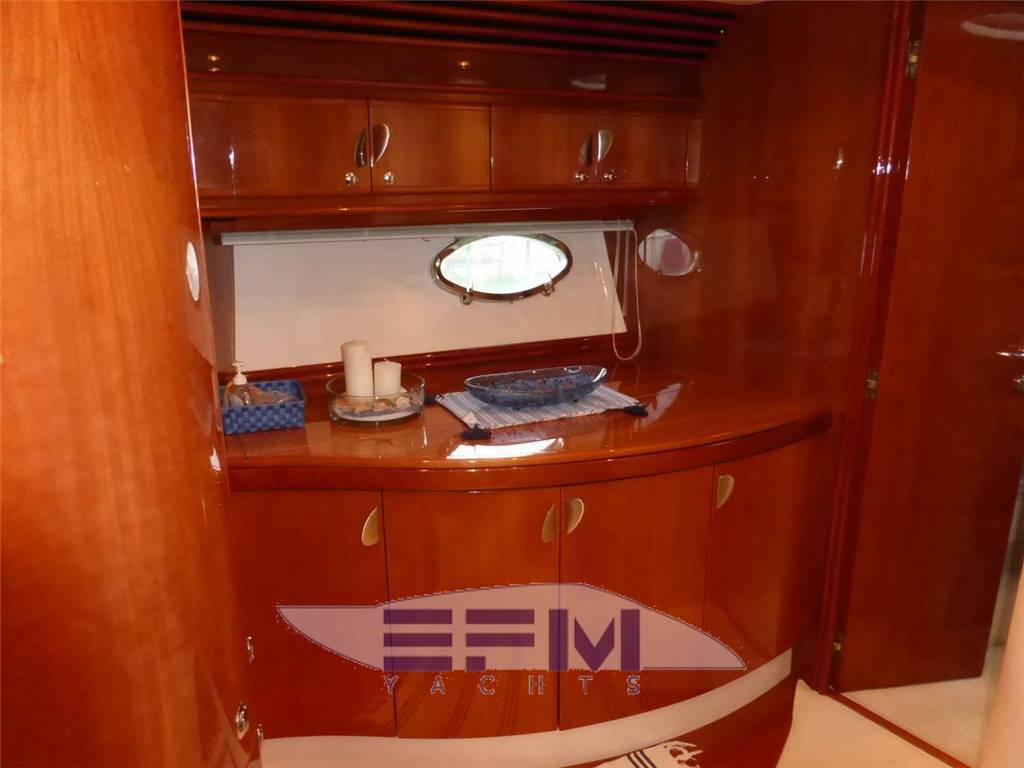 Pershing 52