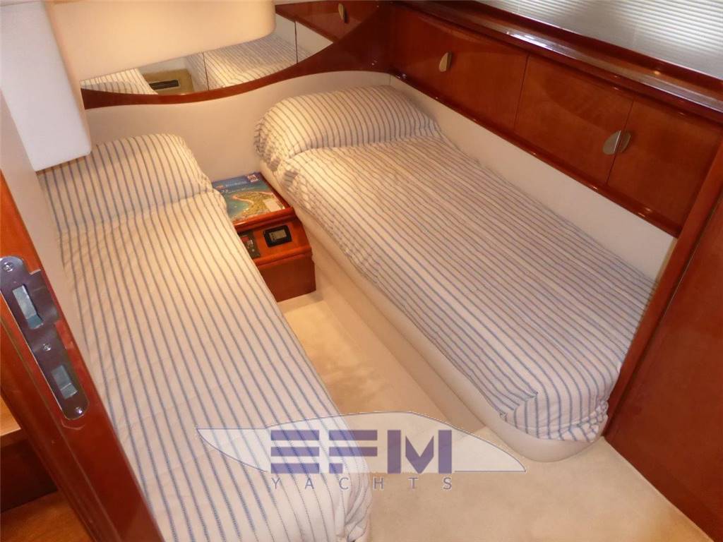 Pershing 52