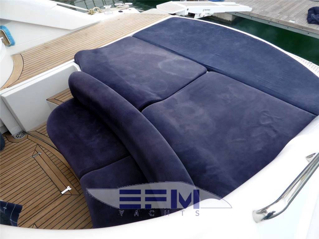 Pershing 52
